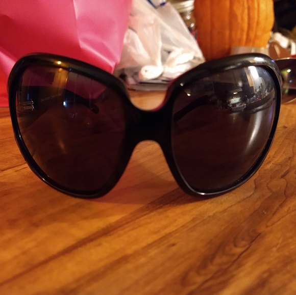 Juicy Couture oversized sunglasses 🕶️